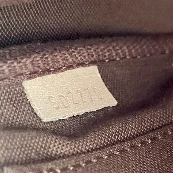 Louis Vuitton LARGE POCHETTE ACCESOIRES w/ 16mm Adjustable MONOGRAM STRAP - Picture 14 of 16